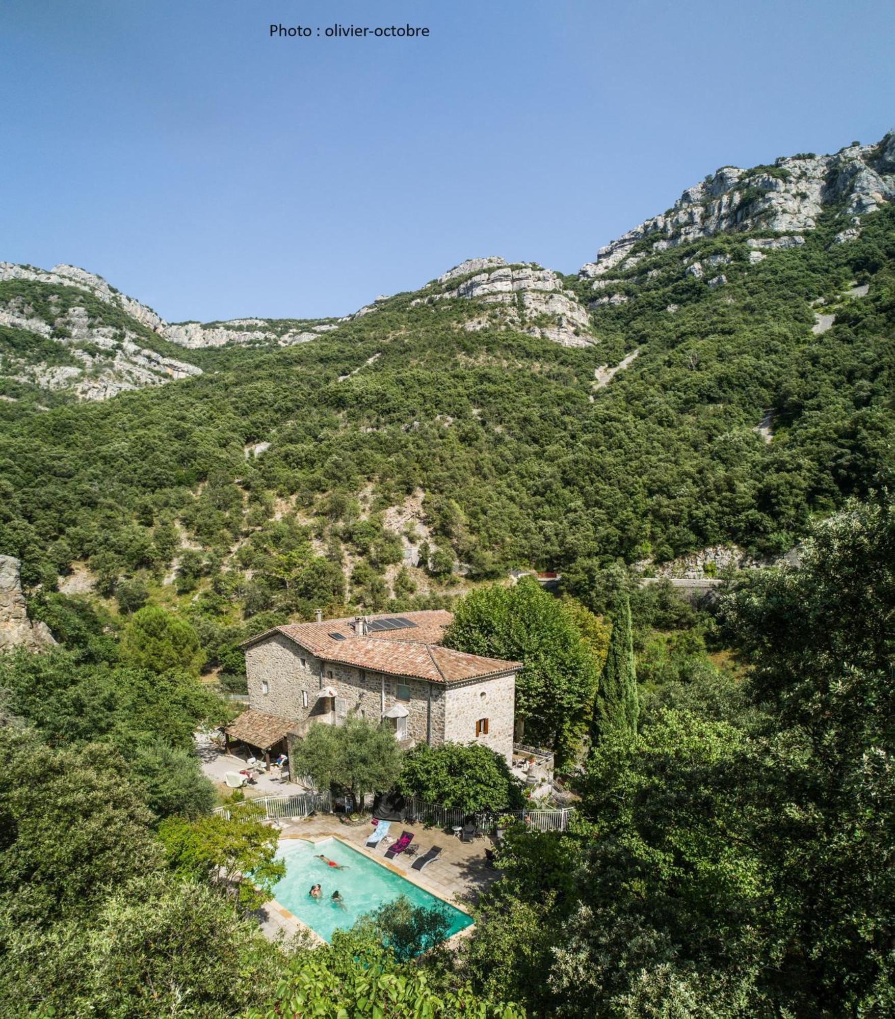 Domaine De La Carriere Sumène Exterior foto